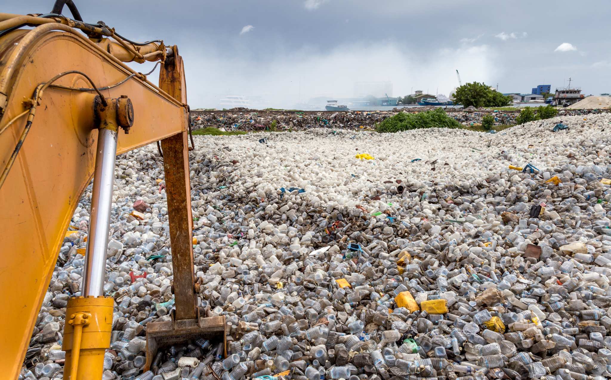 Müllberg Plastik